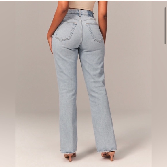 Abercrombie Ultra High Rise 90s Straight Jean - Picture 3 of 6